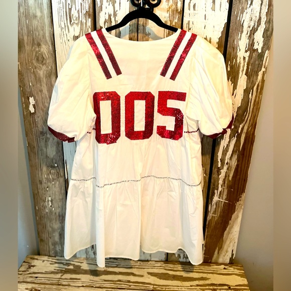 QUEEN OF SPARKLES Dresses & Skirts - Queen of Sparkles White & Bright Red Poof Sleeve QOS Jersey Dress NWT size M AL